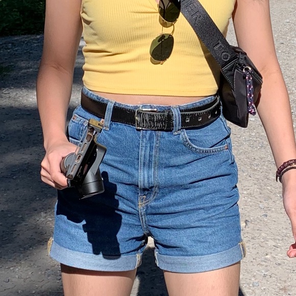 H&M Divided Vintage High Waist Denim Shorts - Picture 2 of 8